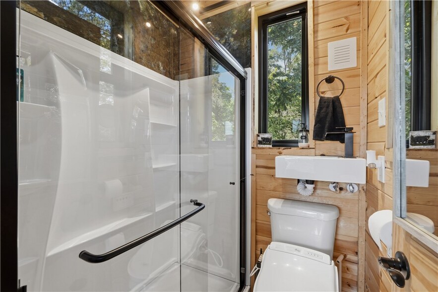 More Photos Of 394 Madison 1555, Eureka Springs Specialty For Sale