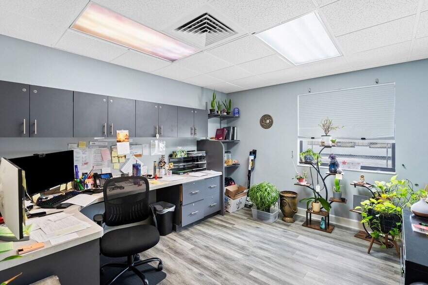 More Photos Of 6241 Arc Way, Fort Myers Office For Sale