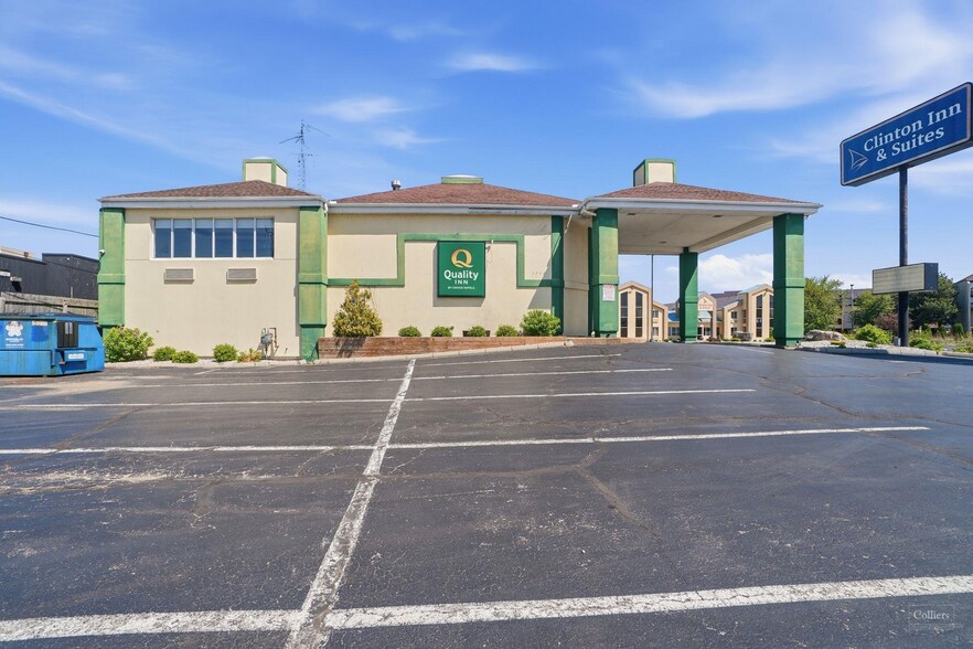 More Photos Of 1723 E Perry St, Port Clinton Hotel For Sale