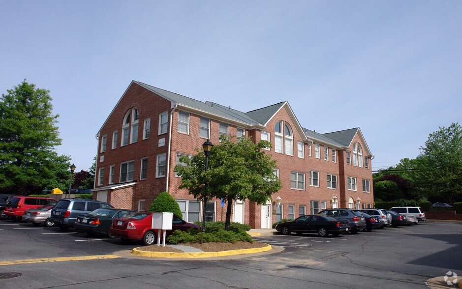 Primary Photo Of 9693-9697 Main St, Fairfax Medical For Sale