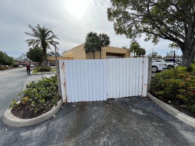 More Photos Of 3325 W Hillsboro Blvd, Deerfield Beach Bank For Lease