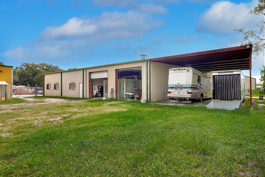 More Photos Of 23210 FM 1485, New Caney Service For Sale