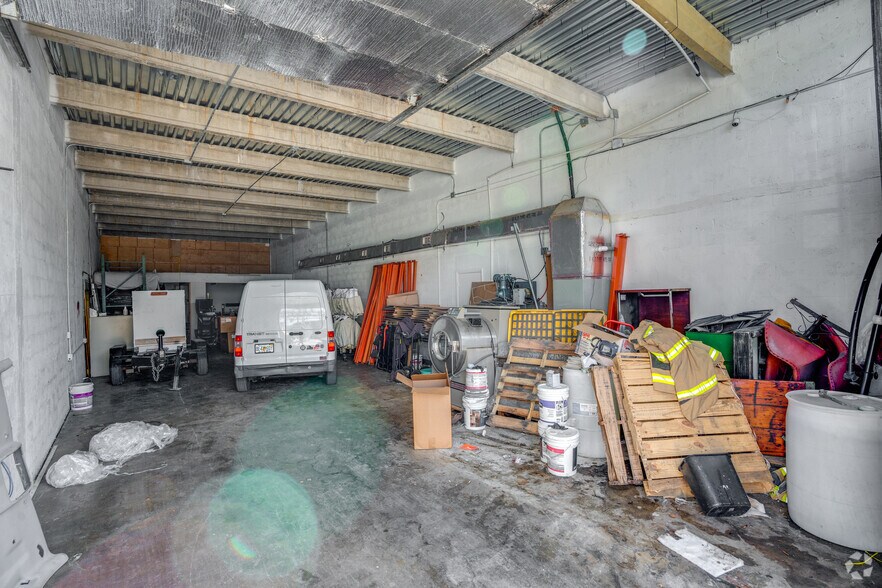 More Photos Of 1111 SE 14th St, Miami Manufacturing For Sale