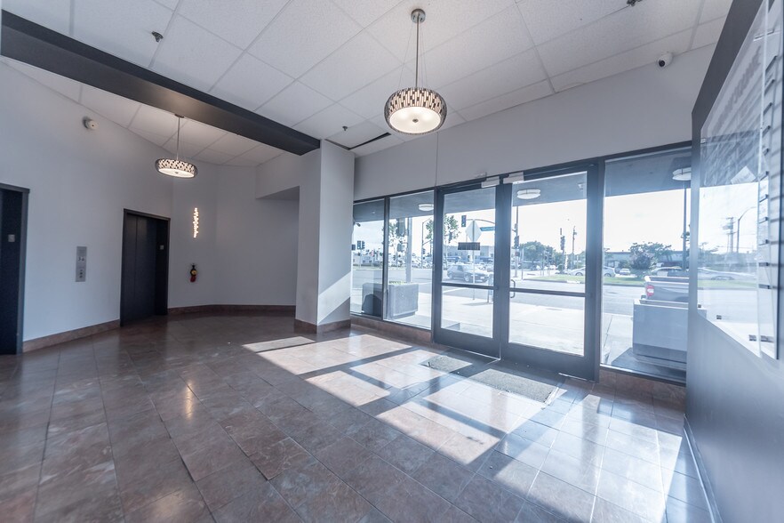 More Photos Of 15342 Hawthorne Blvd, Lawndale Loft Creative Space For Lease