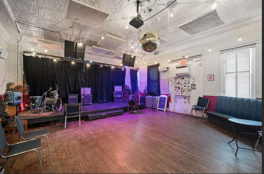 More Photos Of 552 Grandview Ave, Ridgewood Storefront For Sale