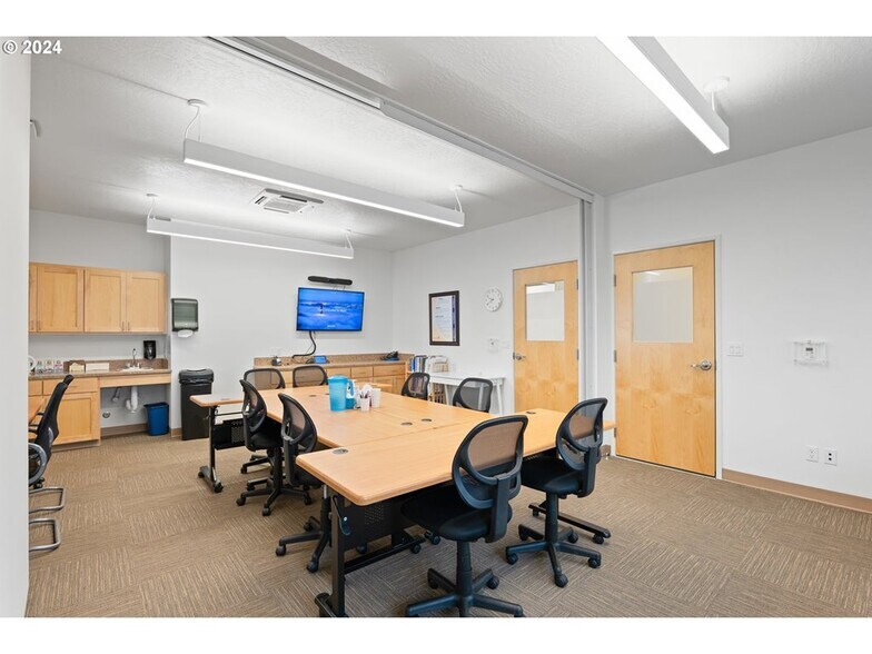 More Photos Of 1445 8th St, Florence Medical For Sale