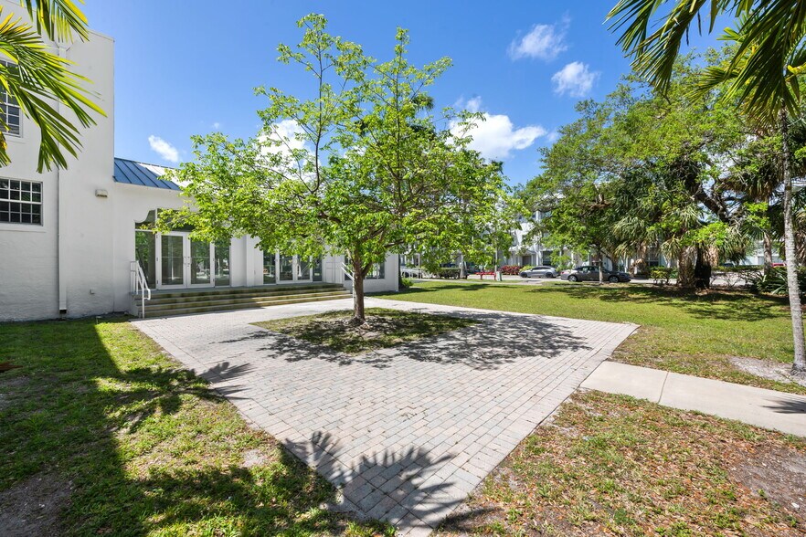 More Photos Of 301 SW 13th Ave, Fort Lauderdale Office For Sale