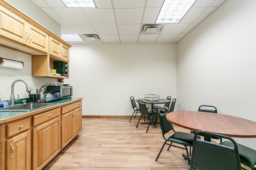 More Photos Of 300 Buell Rd, Rochester Loft Creative Space For Sale