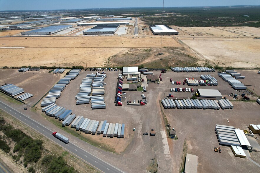 More Photos Of 20951 Mines Rd, Laredo Truck Terminal For Lease