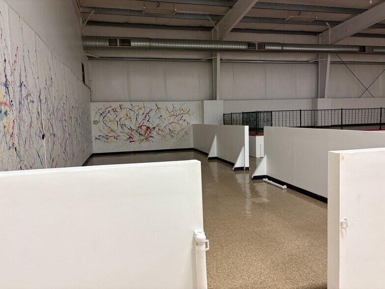 More Photos Of 10112 Royal Dr, Saint Louis Schools For Lease