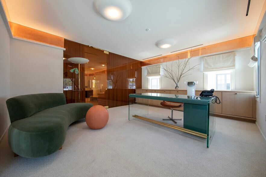 More Photos Of 729-733 Seward St, Los Angeles Loft Creative Space For Lease