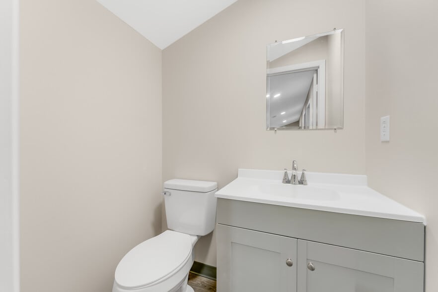 More Photos Of 1189 Pineview Dr, Morgantown Medical For Lease