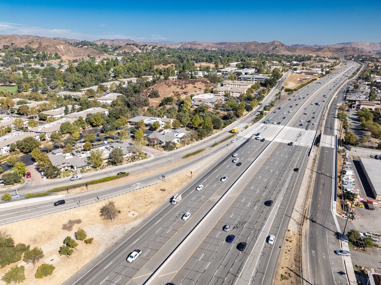 More Photos Of 29105-29125 Canwood St, Agoura Hills Restaurant For Lease