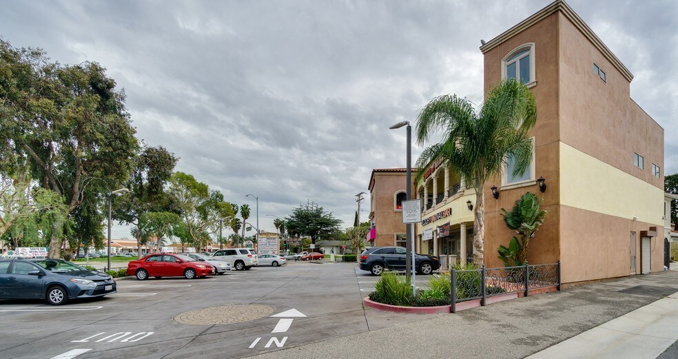 More Photos Of 3614 Pacific Coast Hwy, Torrance Storefront Retail Office For Lease