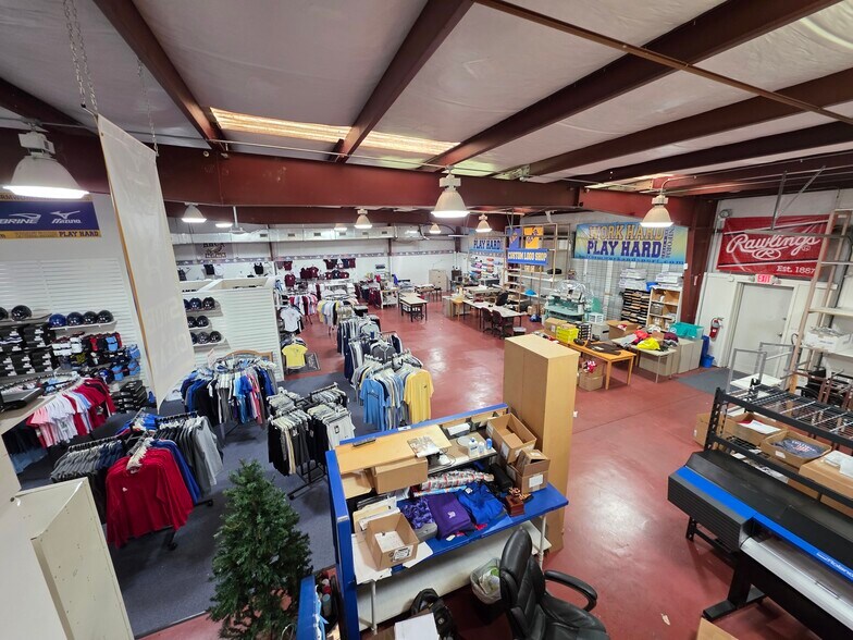 More Photos Of 29 Hunter Rd, Hilton Head Island Warehouse For Lease