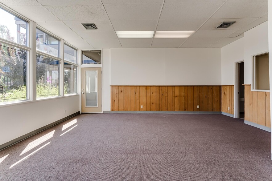 More Photos Of 545-575 Holly St, Junction City Storefront Retail Office For Lease