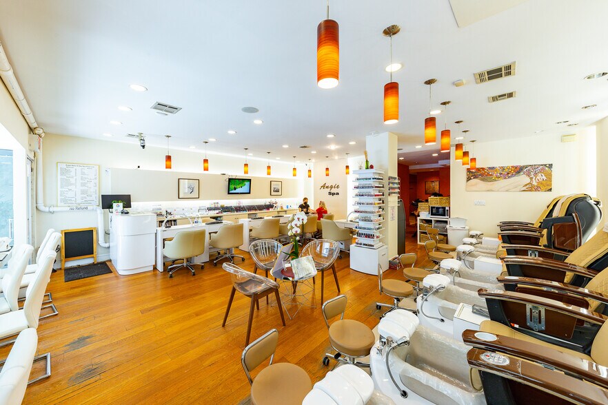 More Photos Of 249 E 48th St, New York Apartments For Sale
