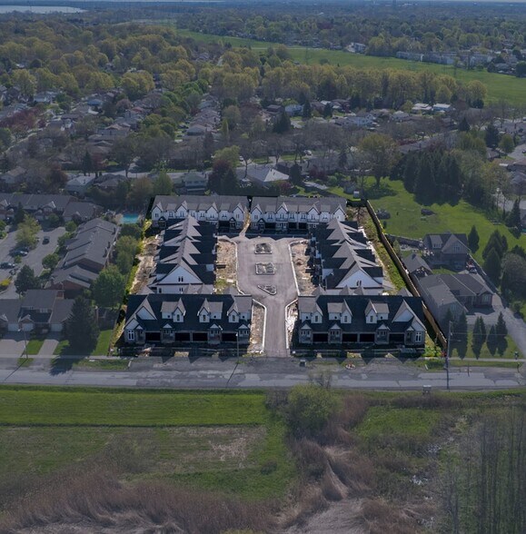 More Photos Of 2700 Mewburn Rd, Niagara Falls Apartments For Sale