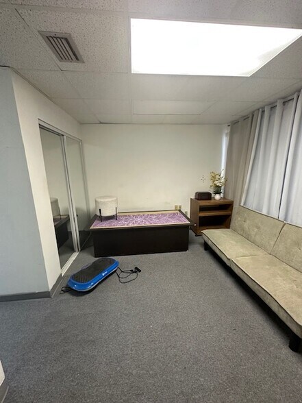 More Photos Of 13382-13422 SW 128th St, Miami Office Residential For Lease