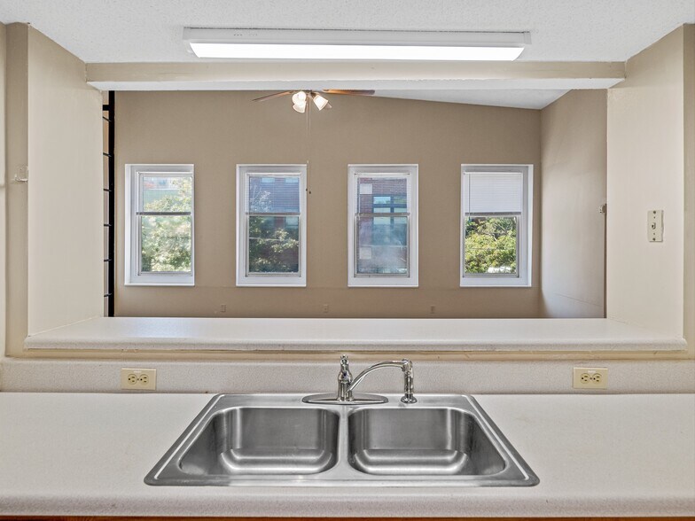 More Photos Of 58 Broadway St, Asheville Storefront Retail Residential For Sale