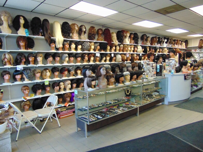 More Photos Of 15390 Gratiot Ave, Detroit Storefront For Sale