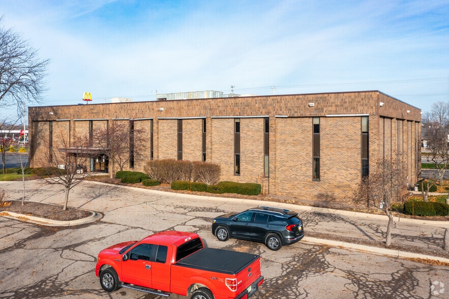 More Photos Of 7201 W Saginaw Hwy, Lansing Medical For Lease