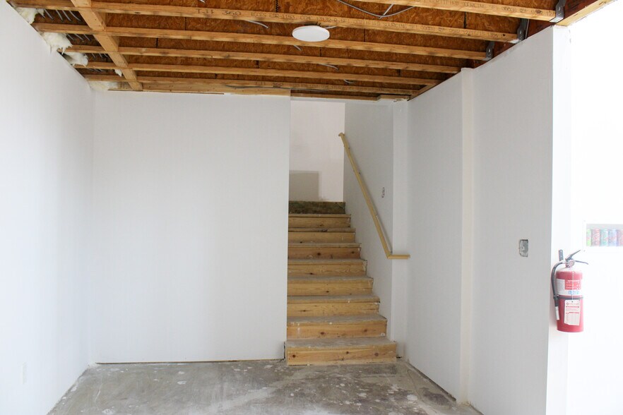More Photos Of 8100 Memorial Pky SW, Huntsville Flex For Lease