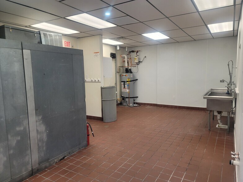 More Photos Of 46-48 E State Rd, Pleasant Grove Fast Food For Lease