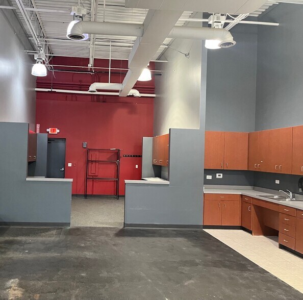 More Photos Of 23915 Main St, Plainfield Unknown For Lease