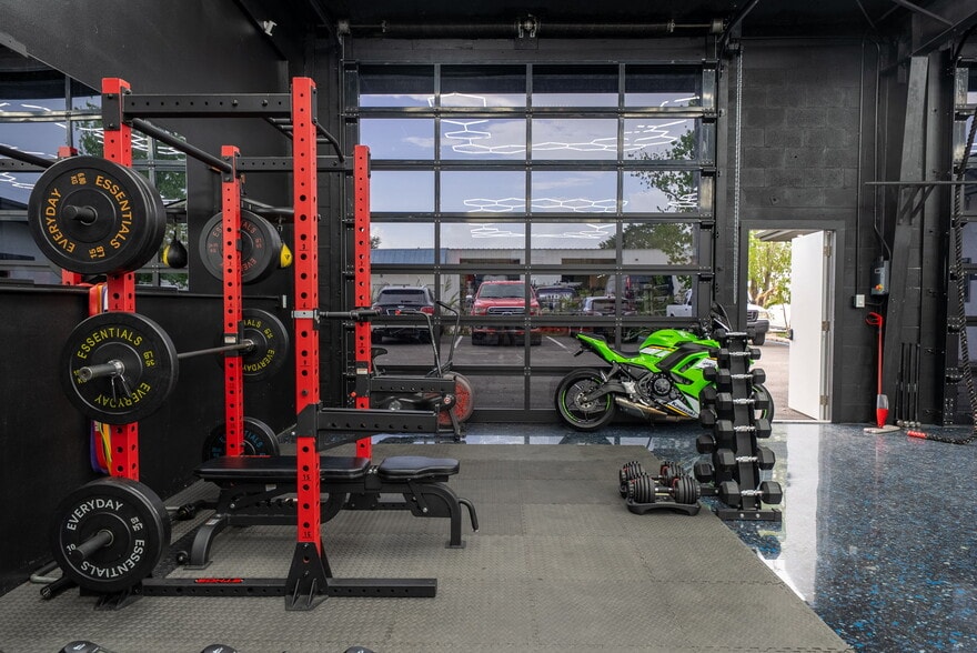 More Photos Of 501 Interstate Ct, Sarasota Warehouse For Sale