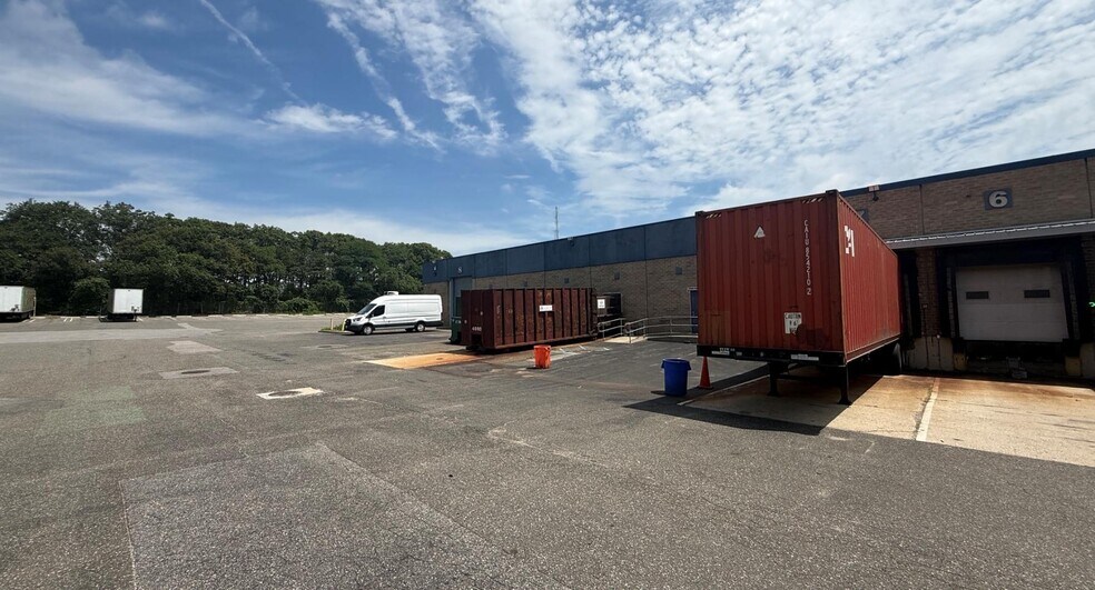 More Photos Of 45 Gilpin Ave, Hauppauge Unknown For Lease