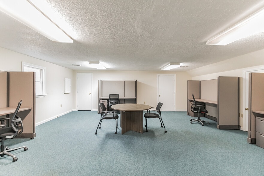 More Photos Of 34 Academy Hill Rd, Plainfield Office For Sale