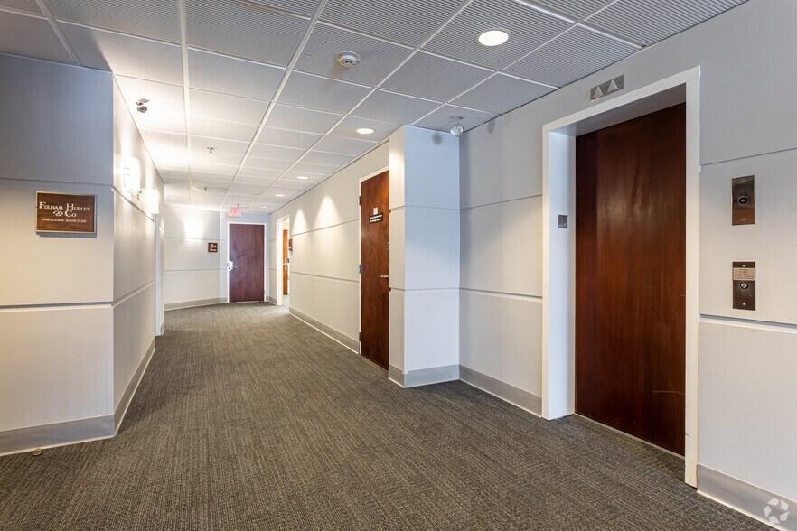 More Photos Of 55 Accord Park Dr, Rockland Coworking Space