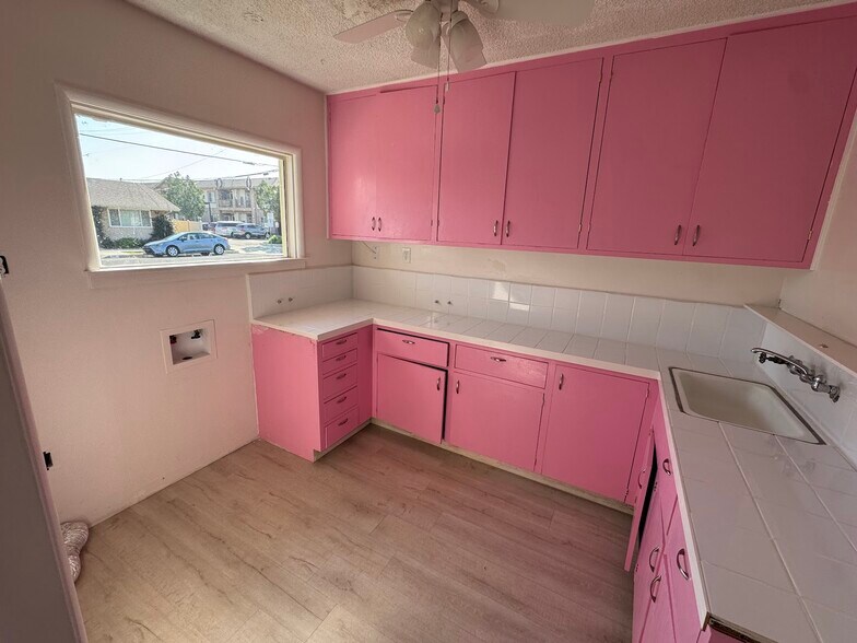 More Photos Of 403 N L St, Dinuba Medical For Lease