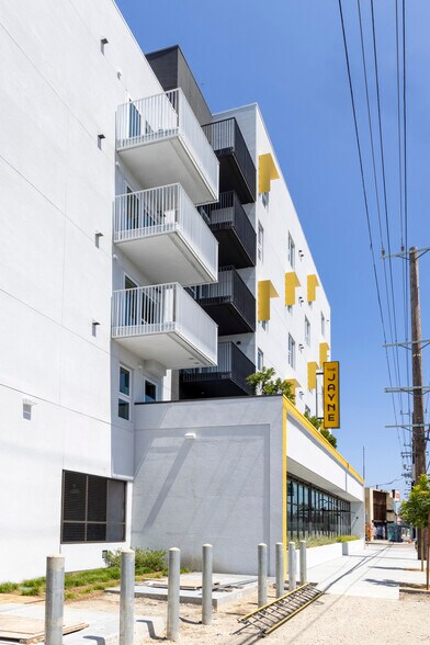 More Photos Of 5103 W Adams Blvd, Los Angeles Apartments For Lease