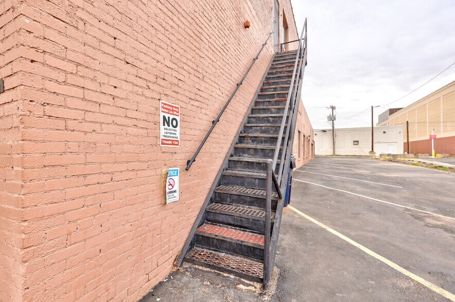 More Photos Of 411 NW 5th St, Oklahoma City Flex For Sale