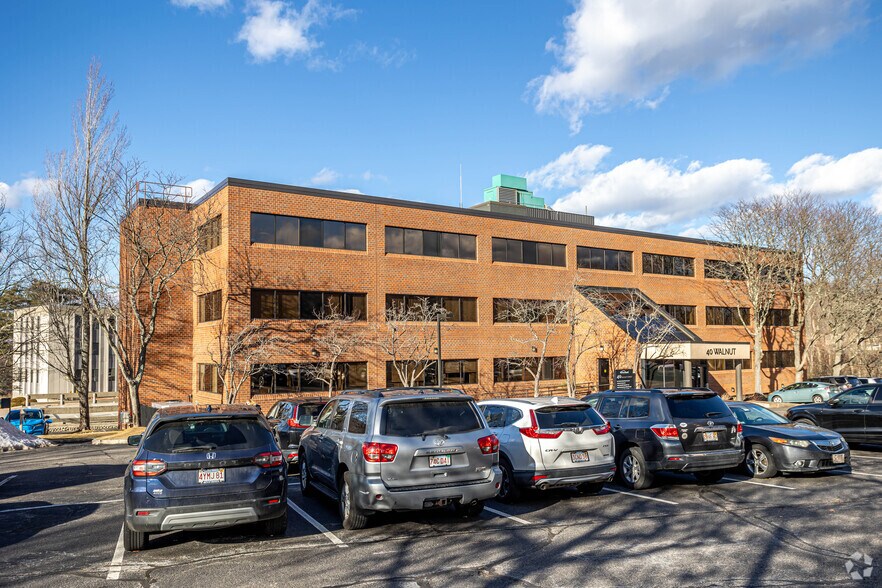 More Photos Of 40 Walnut St, Wellesley Office For Lease