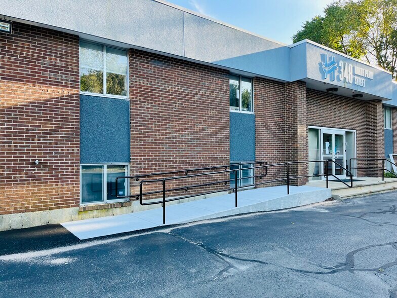 Primary Photo Of 348 N Pearl St, Brockton Medical For Lease