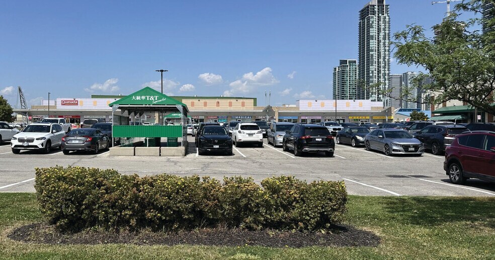 More Photos Of 719 Central Pky, Mississauga Storefront Retail Office For Lease