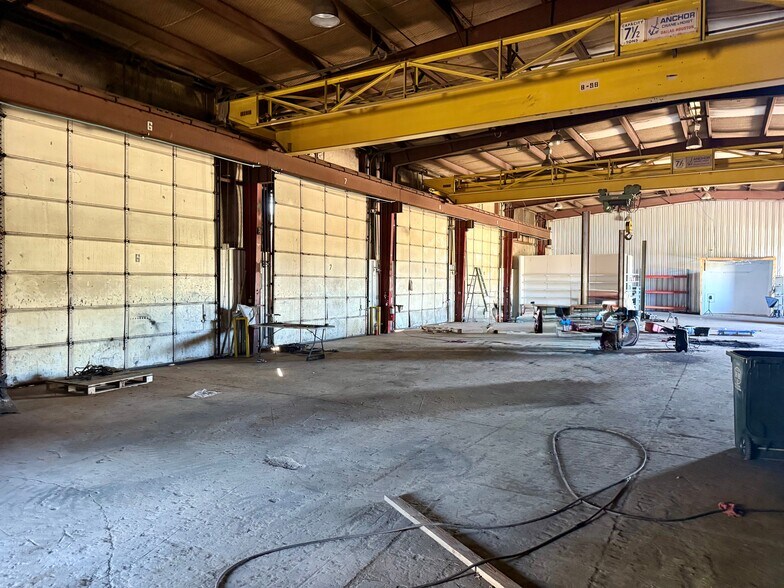 More Photos Of 2103 E SH 31, Kilgore Warehouse For Lease
