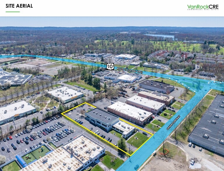 More Photos Of 30-34 Okner Pky, Livingston Showroom For Sale