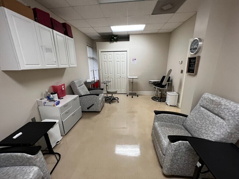 More Photos Of 1258 Mann Dr, Matthews Medical For Sale