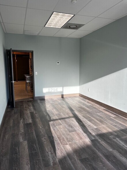 More Photos Of 8294 Blaikie Ct, Sarasota Warehouse For Lease