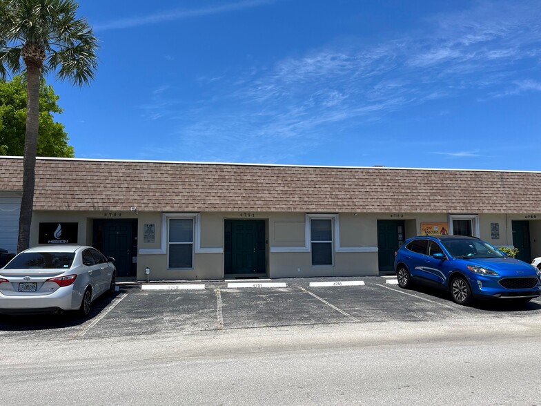 Primary Photo Of 4831-4837 NE 11th Ave, Oakland Park Warehouse For Lease