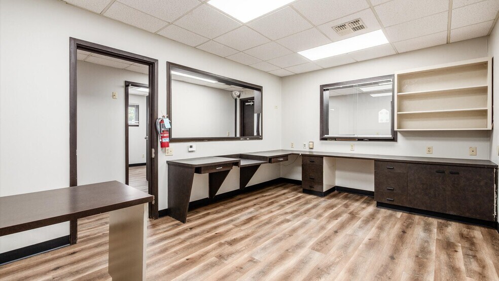 More Photos Of 830 Bethesda Dr, Zanesville Medical For Sale