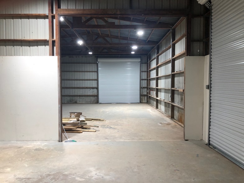 More Photos Of 1801 E Loop 336, Conroe Warehouse For Lease
