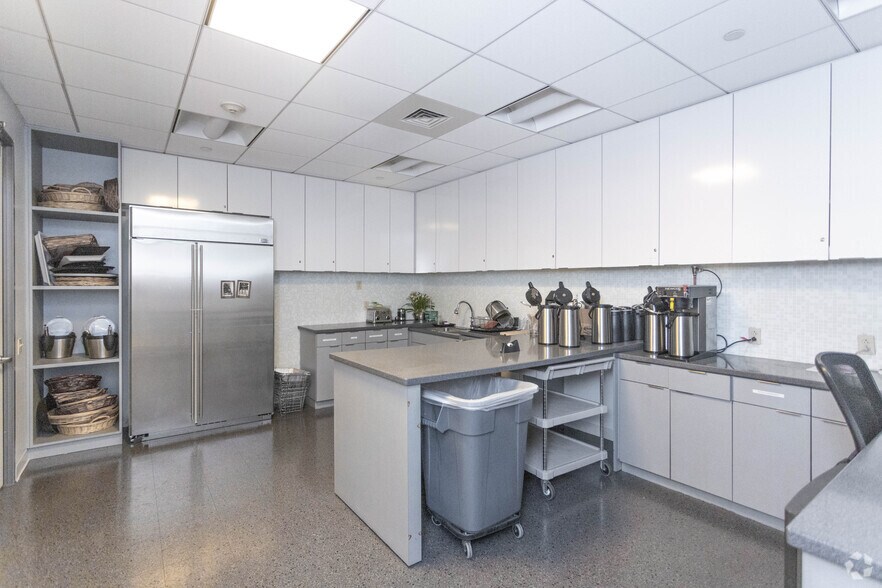 More Photos Of 50 Jericho Quadrangle, Jericho Office For Lease