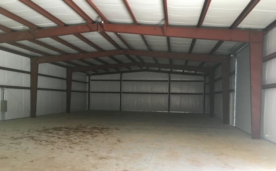 More Photos Of 4408 Candy Ln, Tyler Warehouse For Lease