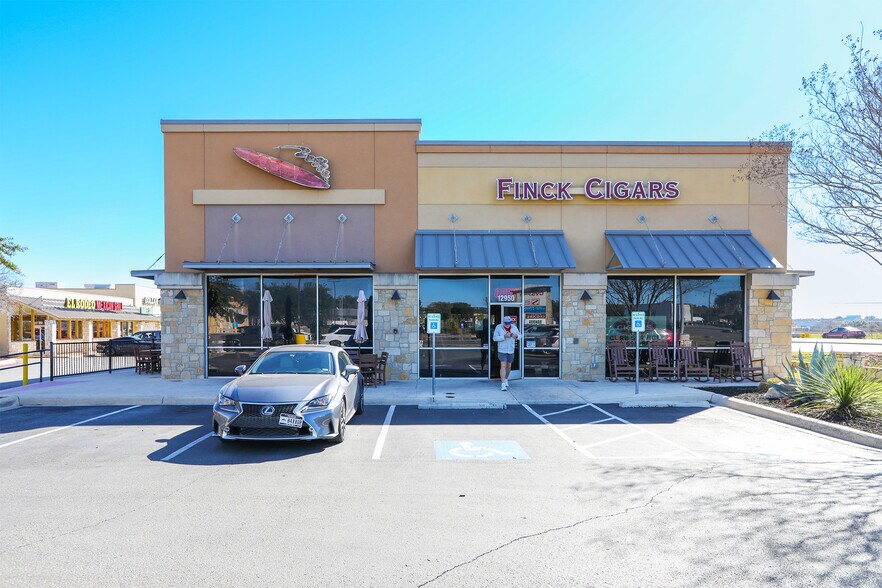 More Photos Of 12908-12932 Bandera Rd, Helotes General Retail For Sale