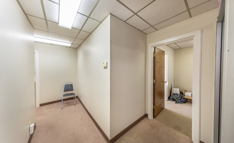 More Photos Of 5 Briercroft Office Park, Lubbock Office For Sale